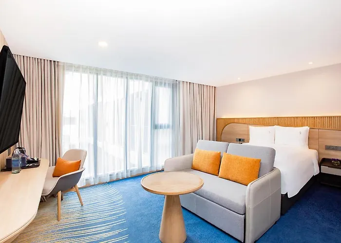 Express & Pier By Ihg Hotel 4*