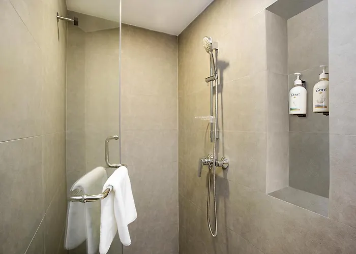 Express & Pier By Ihg Hotel 4*