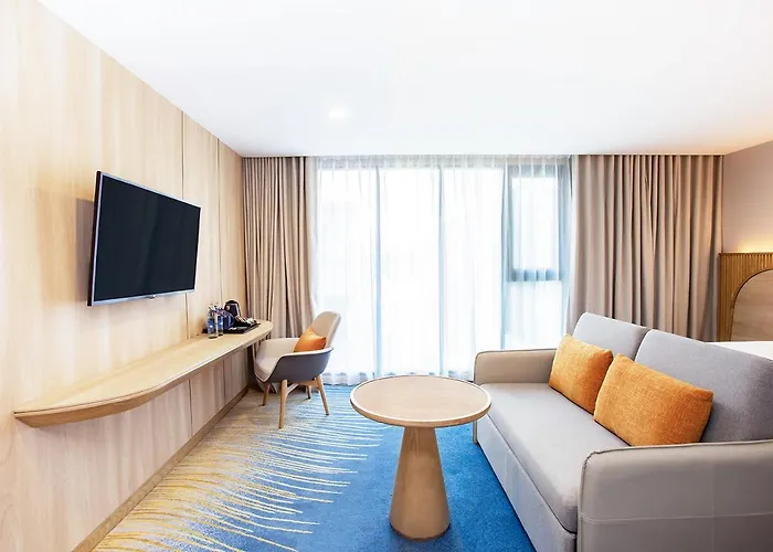 Hotel Express & Pier By Ihg 4*