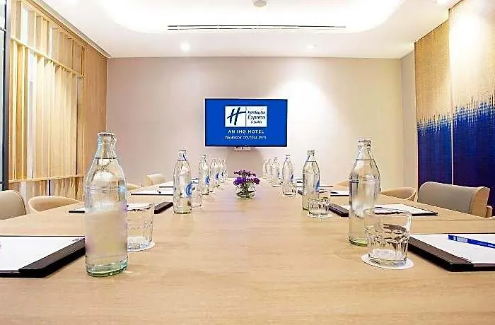 Express & Pier By Ihg